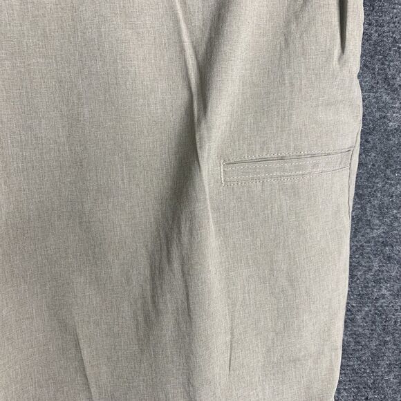 Nicklaus Bermuda Golf Shorts Beige NWOT Light Weight Sun Protection Size 36 - Picture 7 of 10